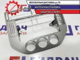 Рамка магнитолы Ford Kuga 3M5118522FA. Дефект. Трещина.