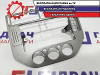 Рамка магнитолы Ford Kuga 3M5118522FA. Дефект. Трещина.