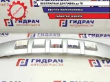 Накладка переднего бампера центральная Ford Kuga 1760809. Царапины.