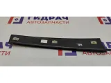 Накладка двери задней правой Ford Kuga 1496738. Царапины.