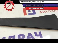 Накладка двери задней правой Ford Kuga 1746258. Царапины.