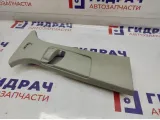 Обшивка стойки средняя правая верхняя Ford Kuga 1737289.