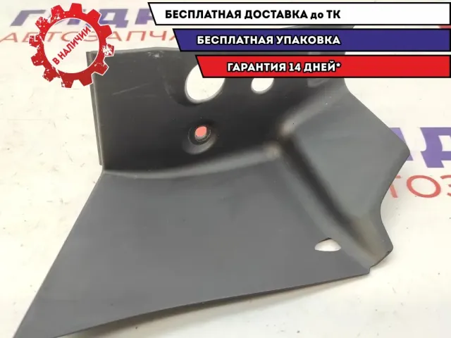 Щиток фонаря правый Ford Kuga 8V4113N552AB. Дефект.