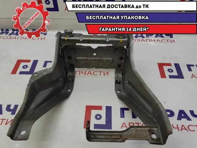 Кронштейн Ford Kuga 8V413678AA.