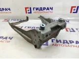 Кронштейн Ford Kuga 8V413678AA.