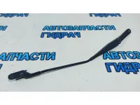 Поводок стеклоочистителя передний правый Ford Kuga 8V4117526CD.