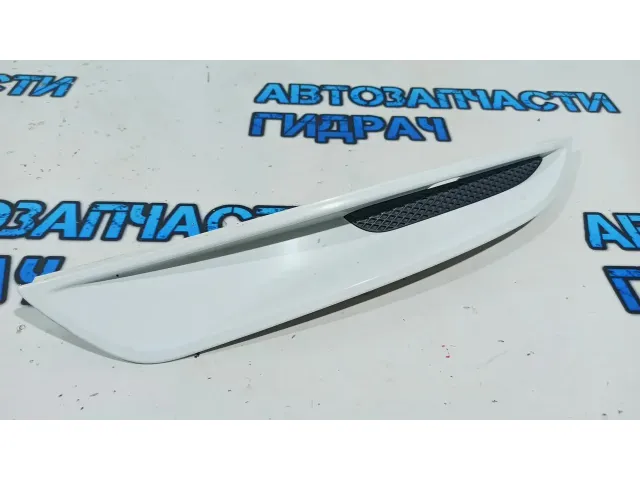 Планка под фару левая Ford Kuga 8V4115A282A.