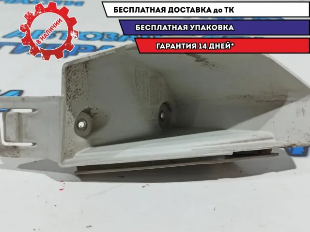 Направляющая заднего бампера правая Ford Kuga 8V4117A881A.