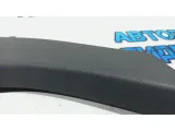 Обшивка двери багажника левая нижняя Ford Kuga 8V41S31007ABW. Дефект.