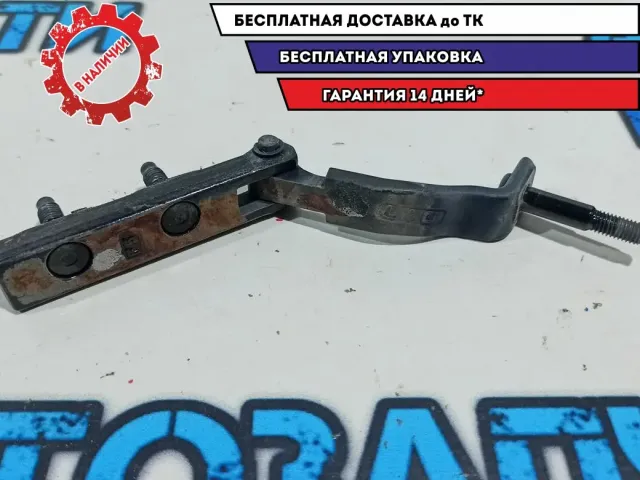 Петля заднего стекла левая Ford Kuga 1534384.