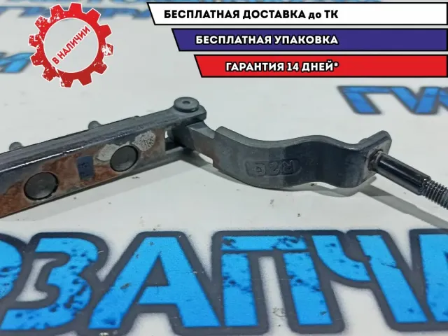 Петля заднего стекла правая Ford Kuga 1534383.