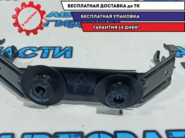 Кронштейн блока предохранителей Ford Kuga 3M5T14A206AE.