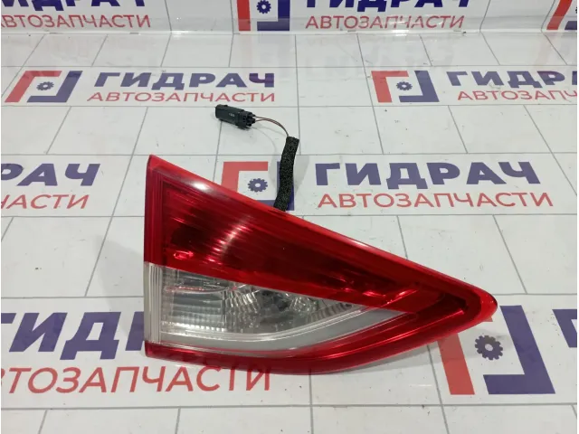 Фонарь задний внутренний левый Ford Kuga (CBS) 2070896