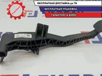 Педаль сцепления Ford Kuga 2 1825333. Дефект.