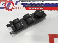 Блок управления стеклоподъемниками Ford Kuga 2 2029540. Дефект крепления.