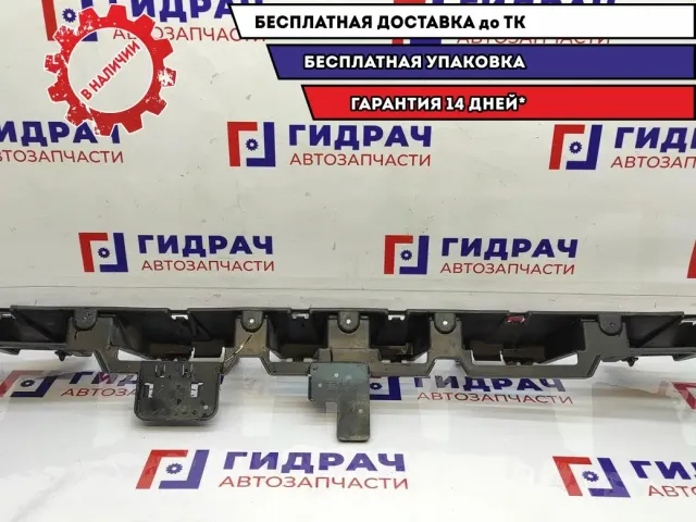 Кронштейн заднего бампера центральный Ford Kuga 2 2099213.