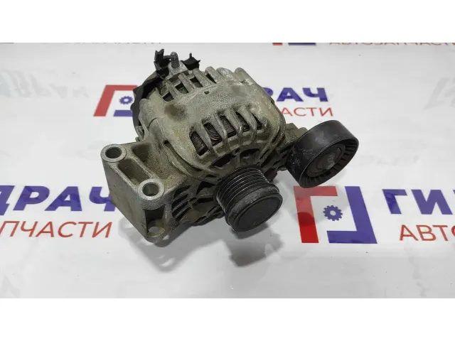 Генератор Ford Kuga 2 1763143. Дефект. Сломана фишка и задняя крышка.