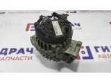 Генератор Ford Kuga 2 1763143. Дефект. Сломана фишка и задняя крышка.