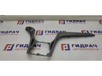 Накладка декоративная на торпедо центральная Ford Kuga 2 1945655. Сломано крепление.