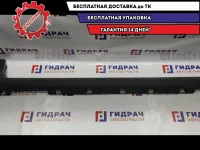 Накладка на порог (наружная) правая Ford Kuga 2 1818210. Царапины.