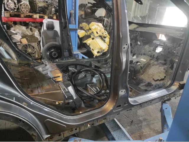 Порог со стойкой правый Ford Kuga