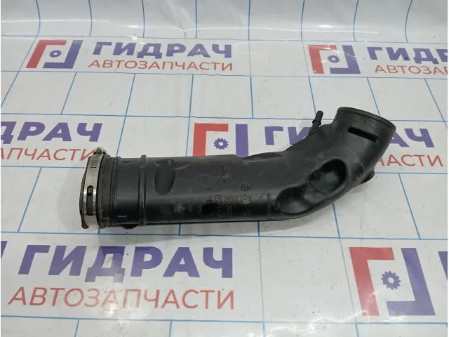 Патрубок воздушного фильтра Ford Kuga 1068176S01