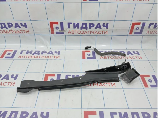 Накладка двери багажника правая Ford Kuga CJ54-S406A76-AC