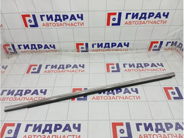 Накладка стекла переднего левого Ford Kuga 2039677