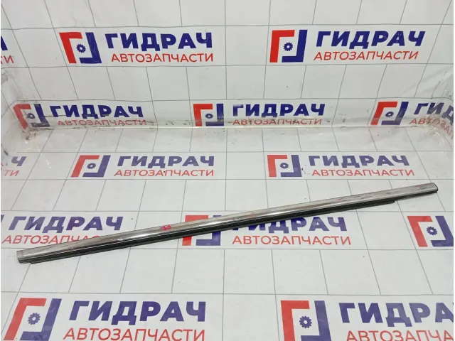Накладка стекла переднего правого Ford Kuga 2039676