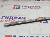 Накладка стекла переднего правого Ford Kuga 2039676