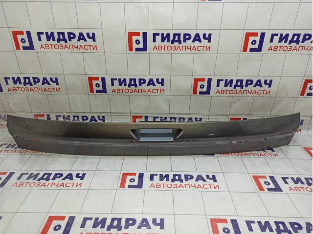 Накладка двери багажника Ford Kuga 2179754