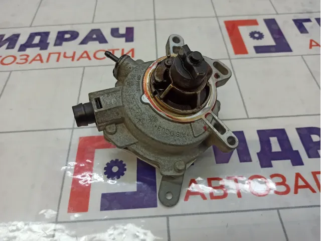 Насос вакуумный Ford Kuga 1881051