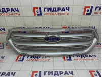 Решетка радиатора Ford Kuga 2058454