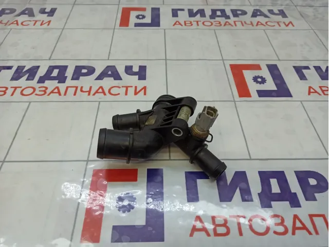 Фланец системы охлаждения Ford Kuga 2179140