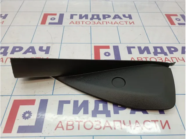 Накладка торпедо левая с торца Ford Kuga 1785588