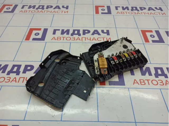 Блок предохранителей Ford Kuga AV6T14A067BB