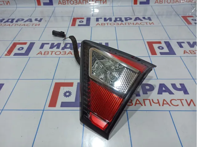 Фонарь задний внутренний правый Ford Kuga 2247367