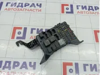 Блок предохранителей Ford Mondeo 1372046