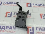 Блок предохранителей Ford Mondeo 1372046