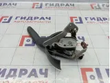 Рычаг, педаль стояночного тормоза Ford Mondeo 1307139