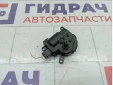 Моторчик заслонки отопителя (печки) Ford Mondeo 1144030