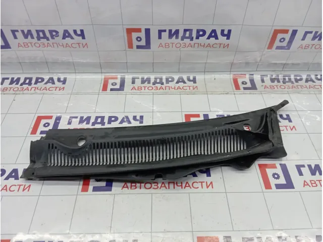 Решетка под лобовое стекло (Жабо) левая Ford Mondeo 1230483