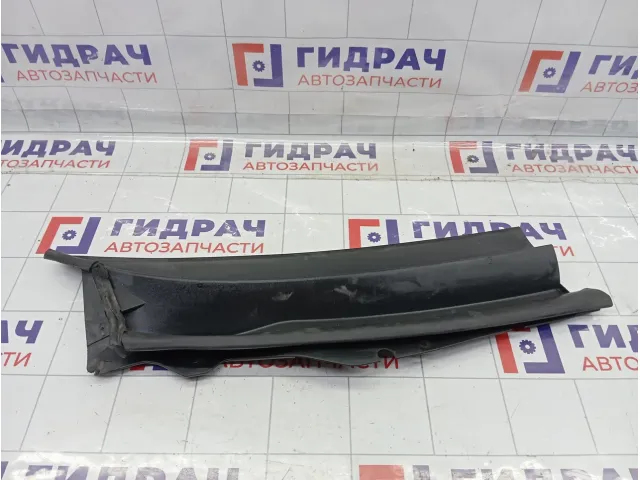 Решетка под лобовое стекло (Жабо) правая Ford Mondeo 1330455