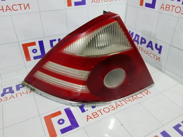 Фонарь задний левый Ford Mondeo 1464087