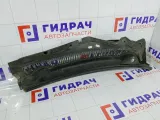 Решетка под лобовое стекло (Жабо) левая Ford Mondeo 1230483
