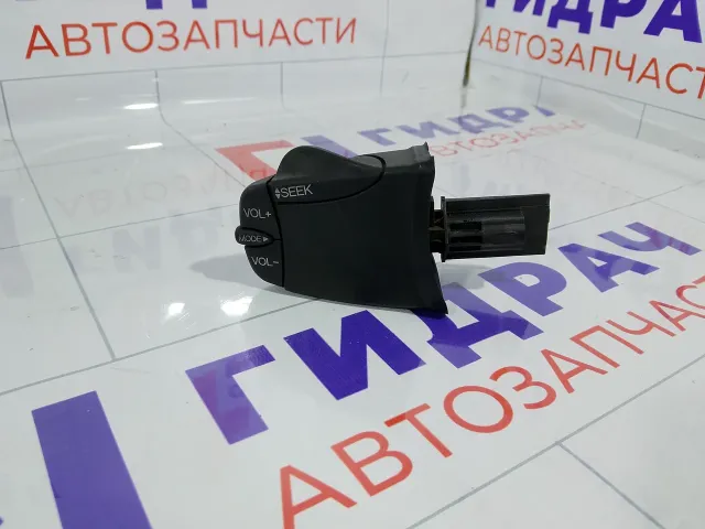 Блок кнопок управления магнитолой Ford Mondeo 1346664