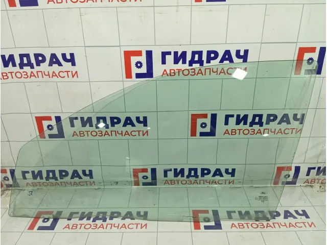 Стекло двери переднее левое Ford Mondeo 1116875