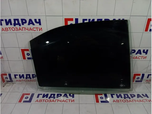 Стекло двери заднее правое Ford Mondeo 1303630