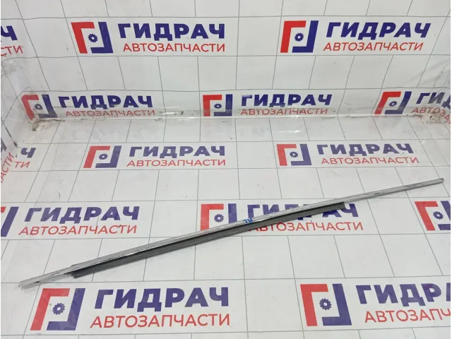 Накладка стекла заднего левого Ford Mondeo 1349999