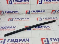 Уплотнитель стекла переднего левого Ford Mondeo 1313457